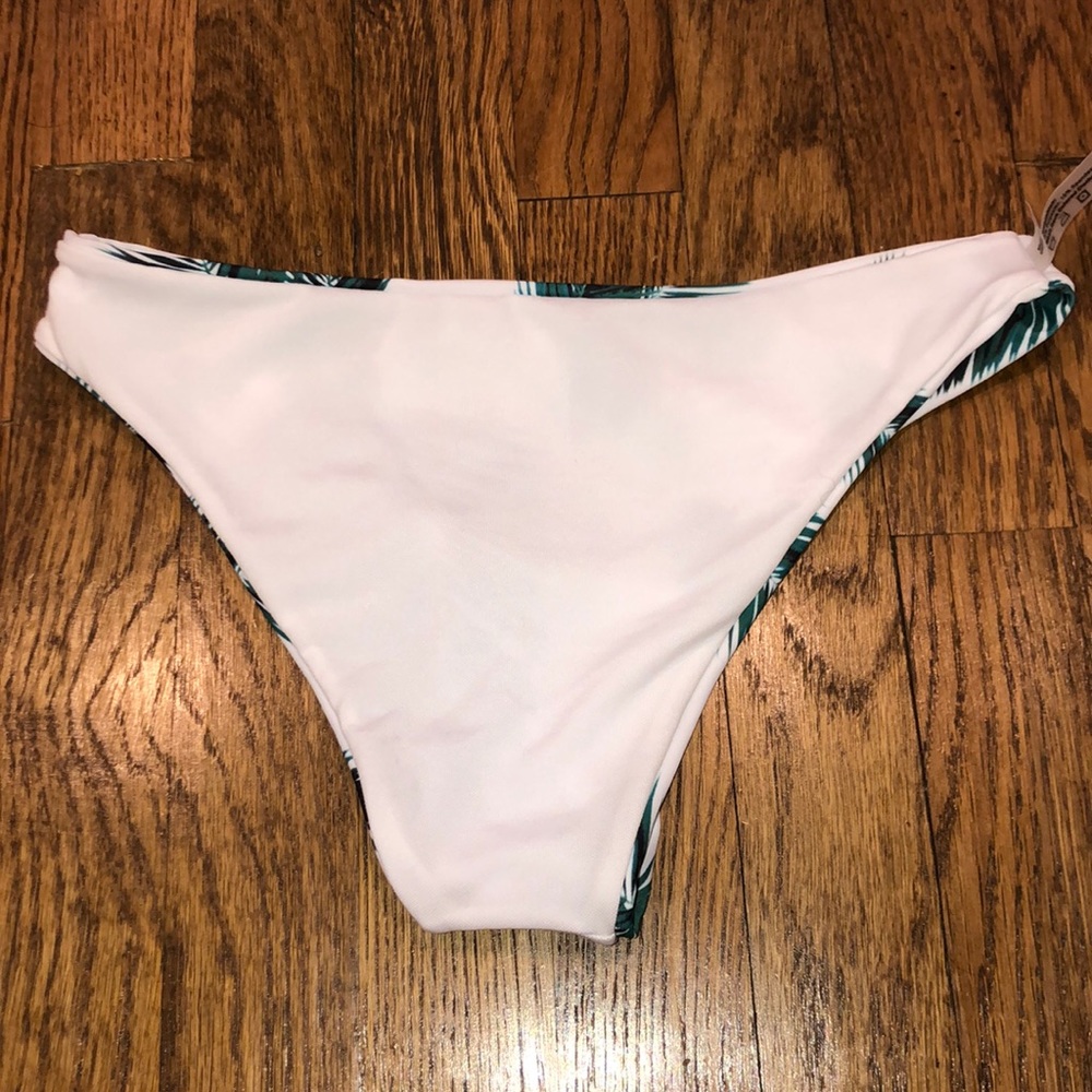Bikini Bottom - Picture 4 of 4